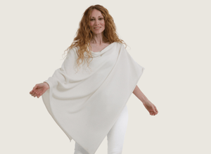 The Cashmere Relaxed Poncho in Ivory White - Teacup and Tova